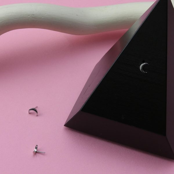 14kt White Gold Waxing Crescent Moon Threadless Top Online now - Image 4